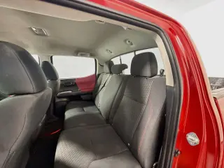 Toyota Tacoma 2022 4x2 SR5 V6 4 puertas Doble Cabina Caja Corta de 5.0 pies