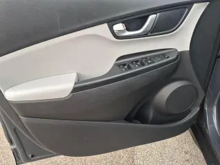 Hyundai KONA 2023 SEL Crossover de 4 puertas