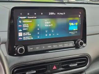 Hyundai KONA 2023 SEL Crossover de 4 puertas