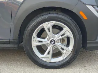 Hyundai KONA 2023 SEL Crossover de 4 puertas
