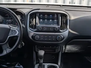 Chevrolet Colorado 2022 4x4 LT 4 puertas Crew Cab batea de 5 pies