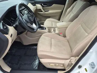 Nissan Rogue 2017 AWD SV 4dr Crossover (lanzamiento de mitad de año)