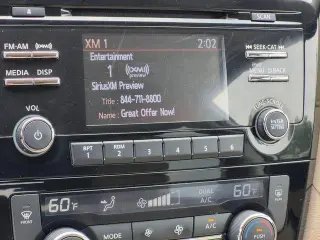 Nissan Rogue 2017 AWD SV 4dr Crossover (lanzamiento de mitad de año)