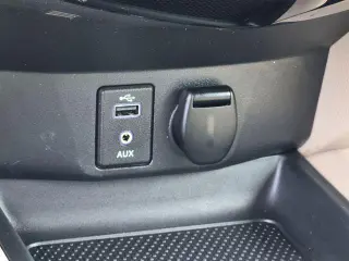 Nissan Rogue 2017 AWD SV 4dr Crossover (lanzamiento de mitad de año)