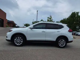 Nissan Rogue 2017 AWD SV 4dr Crossover (lanzamiento de mitad de año)