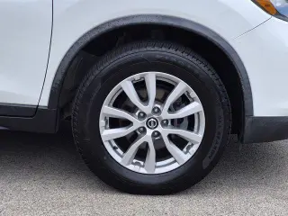 Nissan Rogue 2017 AWD SV 4dr Crossover (lanzamiento de mitad de año)