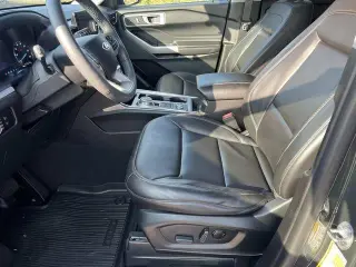Ford Explorer 2023 AWD XLT SUV de 4 puertas