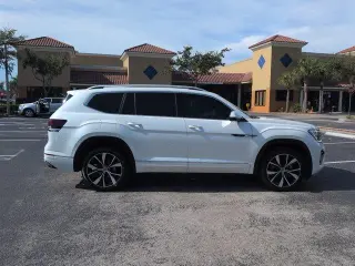Volkswagen Atlas 2024 AWD SEL Premium R-Line 4Motion SUV de 4 puertas
