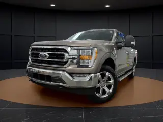 Ford F-150 2023 4x4 King Ranch 4 puertas SuperCrew batea corta de 6.5 pies