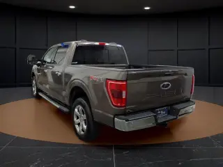 Ford F-150 2023 4x4 King Ranch 4 puertas SuperCrew batea corta de 6.5 pies