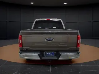 Ford F-150 2023 4x4 King Ranch 4 puertas SuperCrew batea corta de 6.5 pies