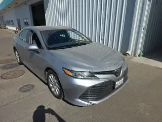 Toyota Camry 2019 SE Sedán de 4 puertas