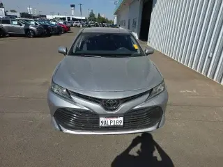 Toyota Camry 2019 SE Sedán de 4 puertas