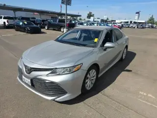 Toyota Camry 2019 SE Sedán de 4 puertas