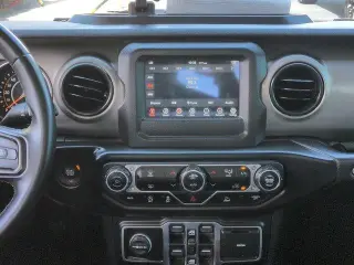 Jeep Gladiator 2020 4x4 Sport Cabina Doble de 4 puertas y caja corta de 5.0 pies