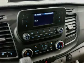 Ford Transit 2025 250 3 puertas SWB techo bajo furgoneta de carga