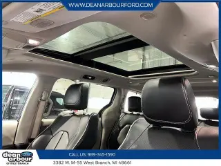 Chrysler Pacifica 2023 Limited Minivan de 4 puertas