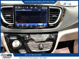 Chrysler Pacifica 2023 Limited Minivan de 4 puertas
