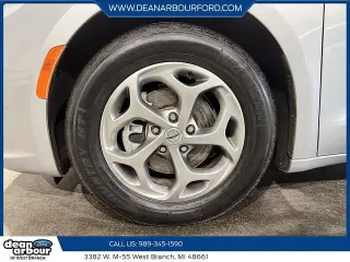 Chrysler Pacifica 2023 Limited Minivan de 4 puertas