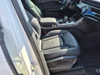 Audi Q7 2022 AWD quattro Premium 55 TFSI SUV de 4 puertas