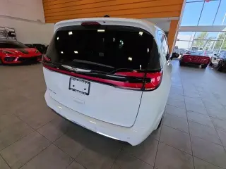 Chrysler Pacifica 2024 Touring L Monovolumen de 4 puertas