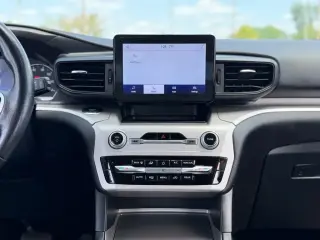 Ford Explorer 2023 AWD XLT SUV de 4 puertas