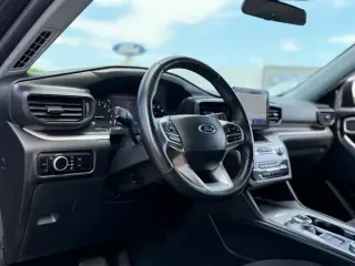 Ford Explorer 2023 AWD XLT SUV de 4 puertas