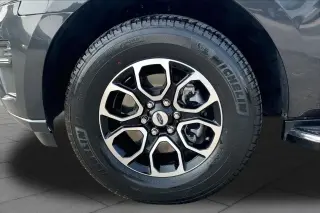 Ford Expedition 2023 4x2 XLT SUV de 4 puertas