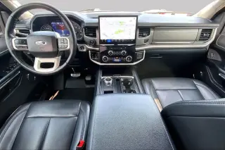 Ford Expedition 2023 4x2 XLT SUV de 4 puertas