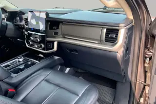 Ford Expedition 2023 4x2 XLT SUV de 4 puertas