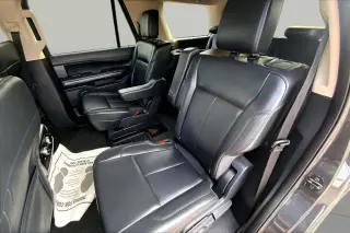 Ford Expedition 2023 4x2 XLT SUV de 4 puertas