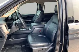 Ford Expedition 2023 4x2 XLT SUV de 4 puertas