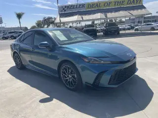 Toyota Camry 2025 SE Sedán de 4 puertas