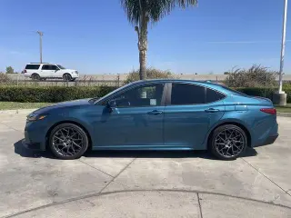 Toyota Camry 2025 SE Sedán de 4 puertas