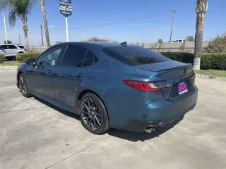 Toyota Camry 2025 SE Sedán de 4 puertas