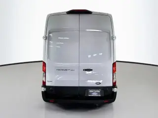 Ford Transit 2025 250 3 puertas, distancia entre ejes extralarga (LWB), techo alto, furgoneta de carga extendida