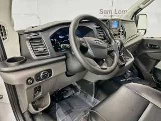 Ford Transit 2025 250 3 puertas, distancia entre ejes extralarga (LWB), techo alto, furgoneta de carga extendida