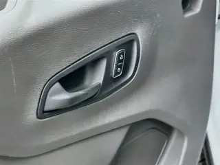 Ford Transit 2025 250 3 puertas LWB techo alto furgón de carga extendido