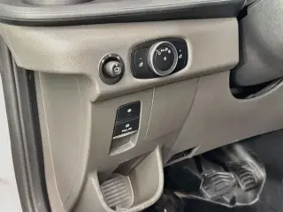 Ford Transit 2025 250 3 puertas LWB techo alto furgón de carga extendido