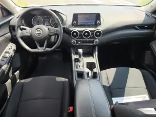Nissan Sentra 2024 Sedán de 4 puertas