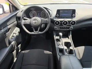 Nissan Sentra 2024 Sedán de 4 puertas