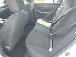 Nissan Sentra 2024 Sedán de 4 puertas