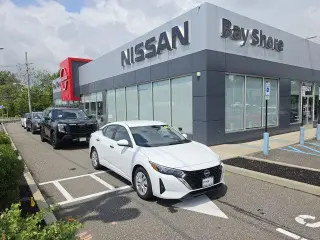 Nissan Sentra 2024 Sedán de 4 puertas