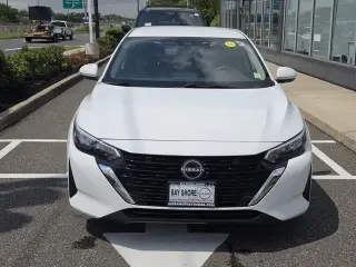 Nissan Sentra 2024 Sedán de 4 puertas