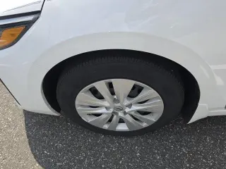 Nissan Sentra 2024 Sedán de 4 puertas