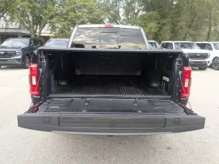 Ford F-150 2023 4x4 XLT 4 puertas SuperCrew batea de 5.5 pies