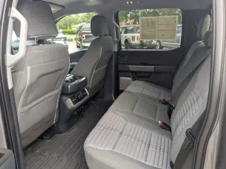 Ford F-150 2023 4x4 XLT 4 puertas SuperCrew batea de 5.5 pies