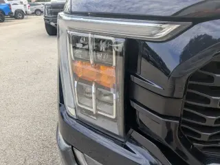 Ford F-150 2023 4x4 XLT 4 puertas SuperCrew batea de 5.5 pies