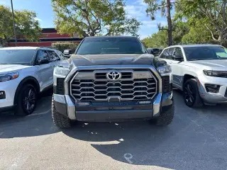 Toyota Tundra 2024 4x4 Limited 4 puertas CrewMax Cab Pickup SB