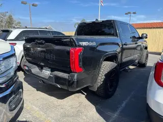 Toyota Tundra 2024 4x4 Limited 4 puertas CrewMax Cab Pickup SB
